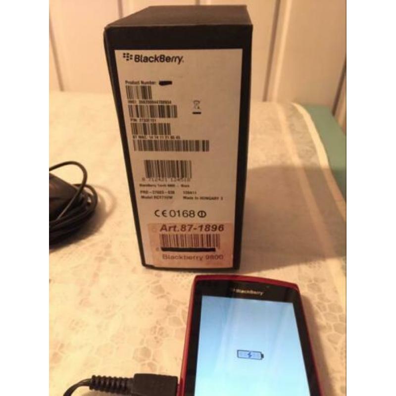 BlackBerry Torch 9800 incl: doos, lader, software & boekjes