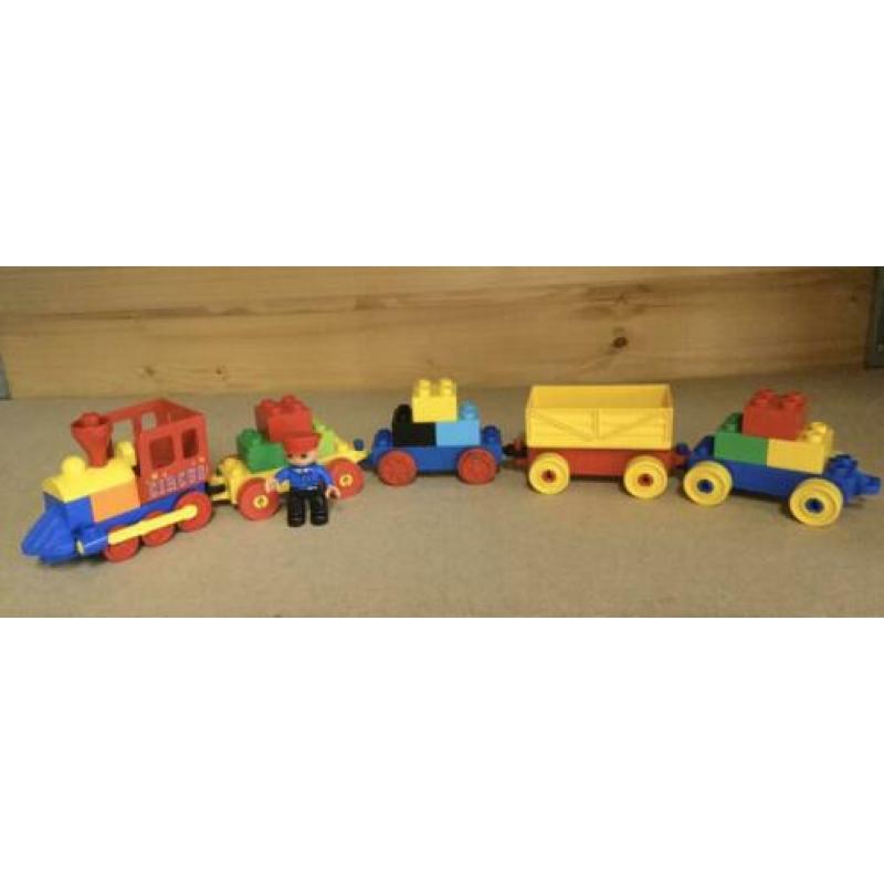 Lego Duplo - Treintje met Machinist en Wagons