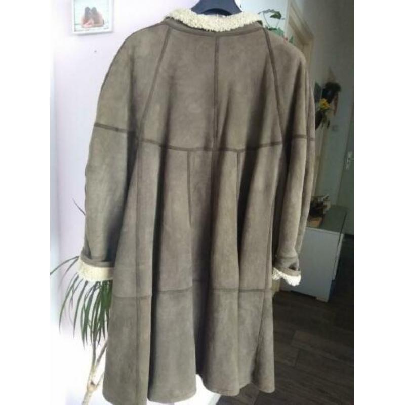 Echte Schapenvacht mantel maat 40-44