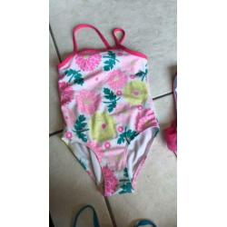 Badpak bikini maat 98/104