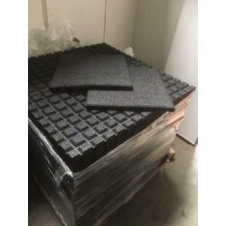 Nieuwe rubber speel tegels tuin terras balkon 50x50x2,5 cm