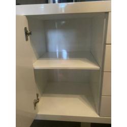 Design dressoir hoogglans wit.