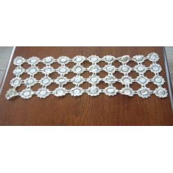 Vintage gehaakt kleedje ca 60 bij 22 cm nr.7