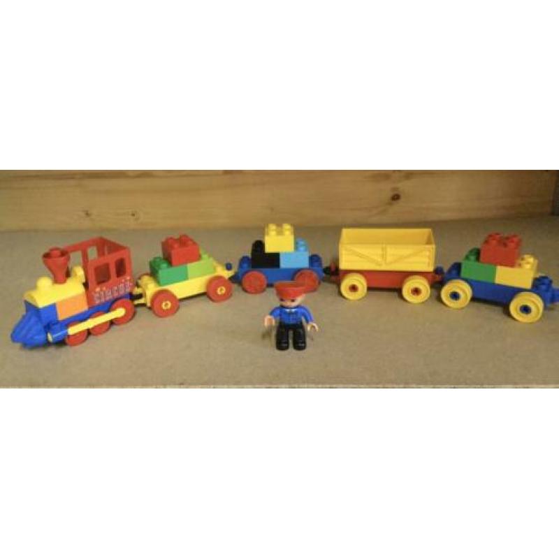 Lego Duplo - Treintje met Machinist en Wagons