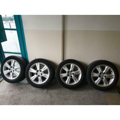 Te koop16 inch velgen met banden Lexus