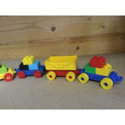 Lego Duplo - Treintje met Machinist en Wagons