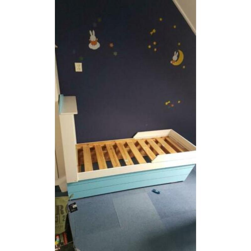 Peuterbed met kast