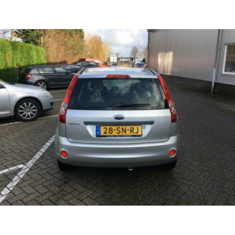 Ford Fiesta 1.4-16V Futura 5 deurs Airco Apk Elek pakket