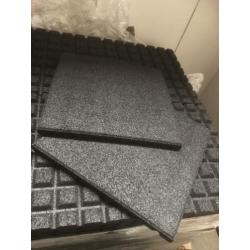 Nieuwe rubber speel tegels tuin terras balkon 50x50x2,5 cm