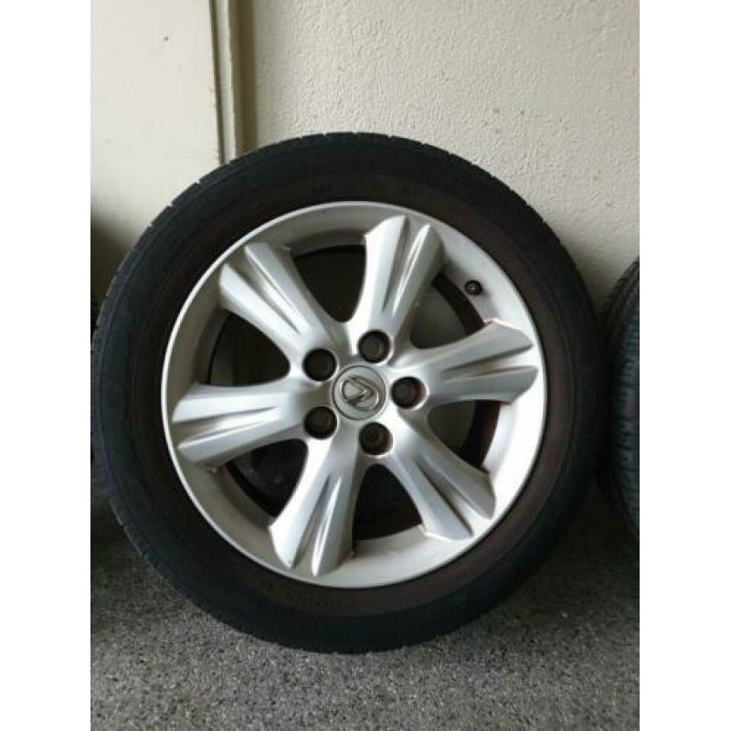 Te koop16 inch velgen met banden Lexus