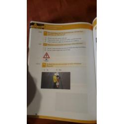 Theorie lesboeken voor auto en bromfiets
