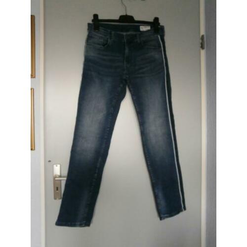 Fijne stretch Denim 1982 mt 31/32 met zijstreep als nieuw.