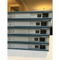 5x Cisco 2811-SEC-K9 router (2 poorten, 100Mbps, 64MBflash)
