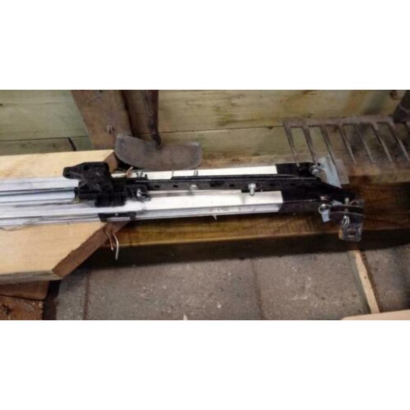 Elektrische garagedeur opener Chamberlain met 2 zenders