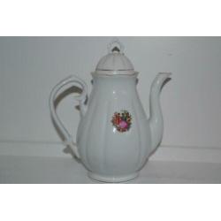 17 delig theeservies, uit de jaren 70, met leuk opdruk