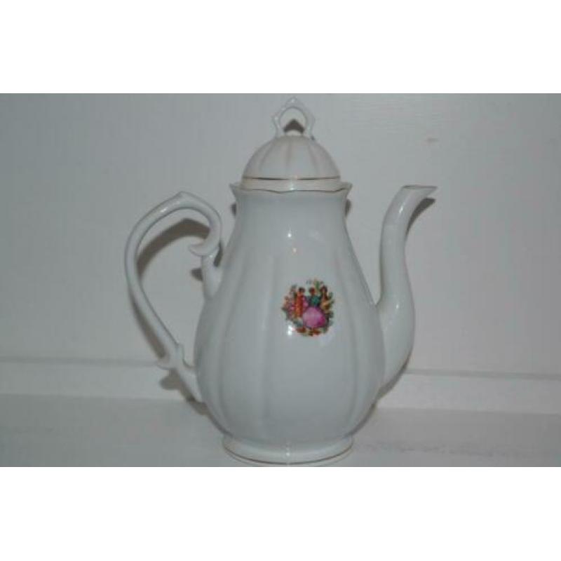17 delig theeservies, uit de jaren 70, met leuk opdruk