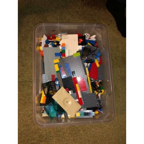 Te koop 2 grote bakken met Lego