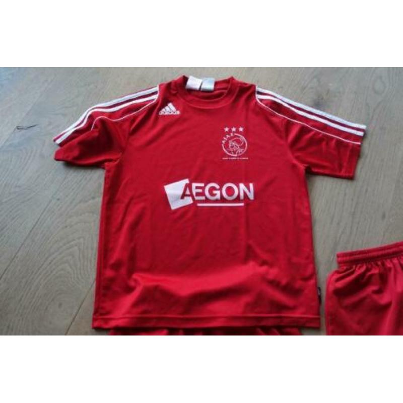 Ajax adidas setje shirt xs broekjes 2XS en S