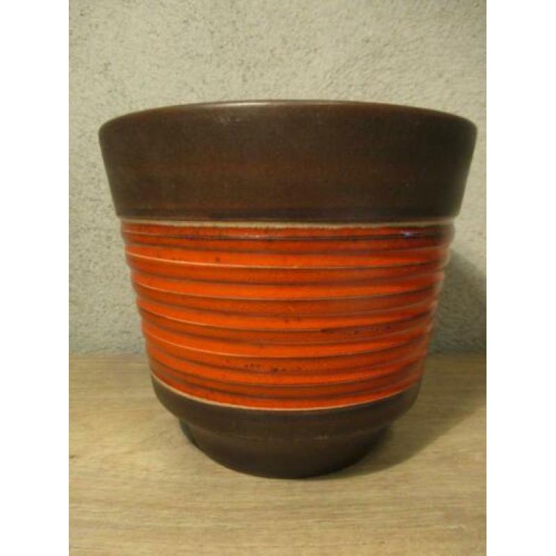 Vintage retro bloempot oranje bruin
