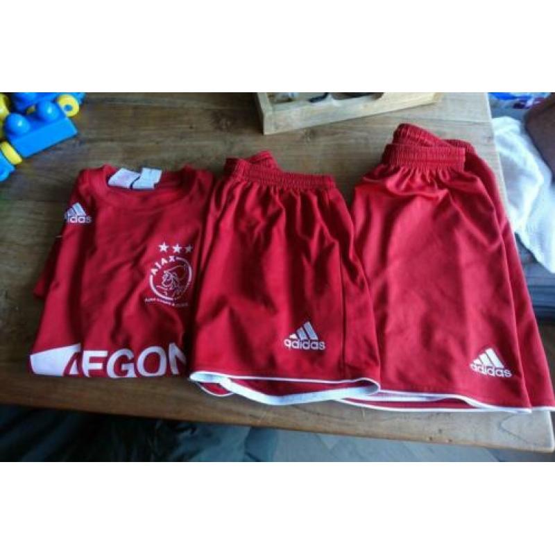 Ajax adidas setje shirt xs broekjes 2XS en S