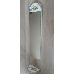 Regency brocante spiegel en console keramiek bladgoud