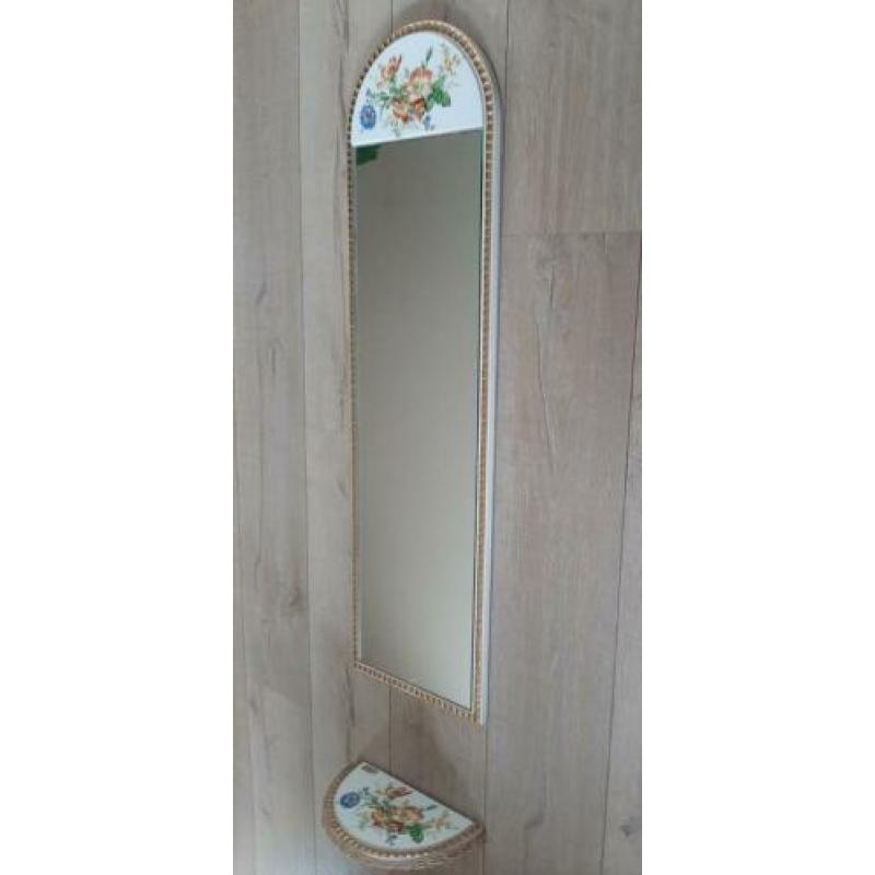 Regency brocante spiegel en console keramiek bladgoud