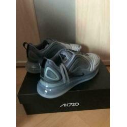 Nike Air Max 720 grijs maat 41