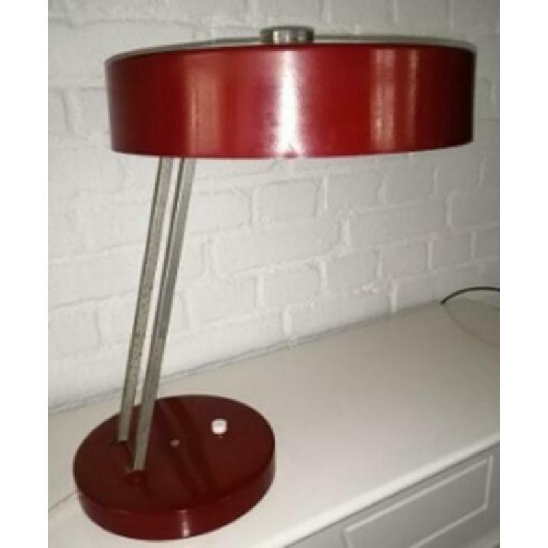 Zeldzame vintage tafellamp design van Kaiser Idell jaren 50