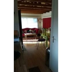 Ruim Chalet houten stacaravan boscamping Montfort Limburg