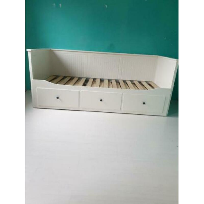 Ikea Hemnes bed