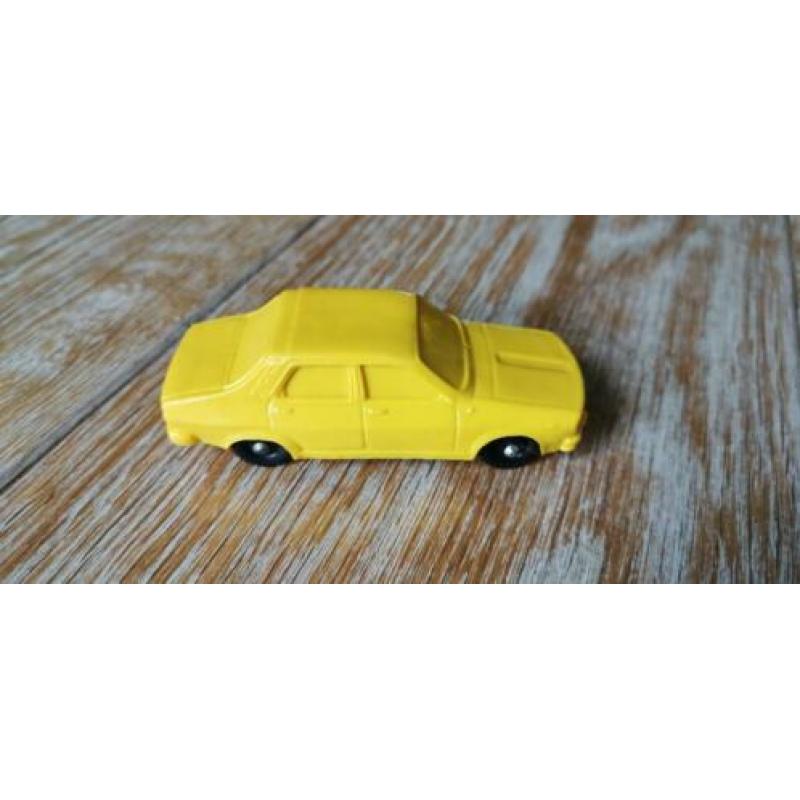Renault 12 nummer 32 vinyl auto vintage