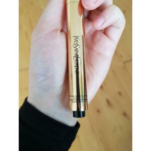 YSL Yves Saint Laurent touche eclat concealer luminous silk