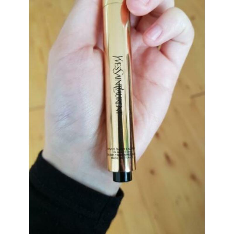YSL Yves Saint Laurent touche eclat concealer luminous silk