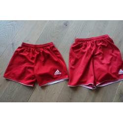 Ajax adidas setje shirt xs broekjes 2XS en S