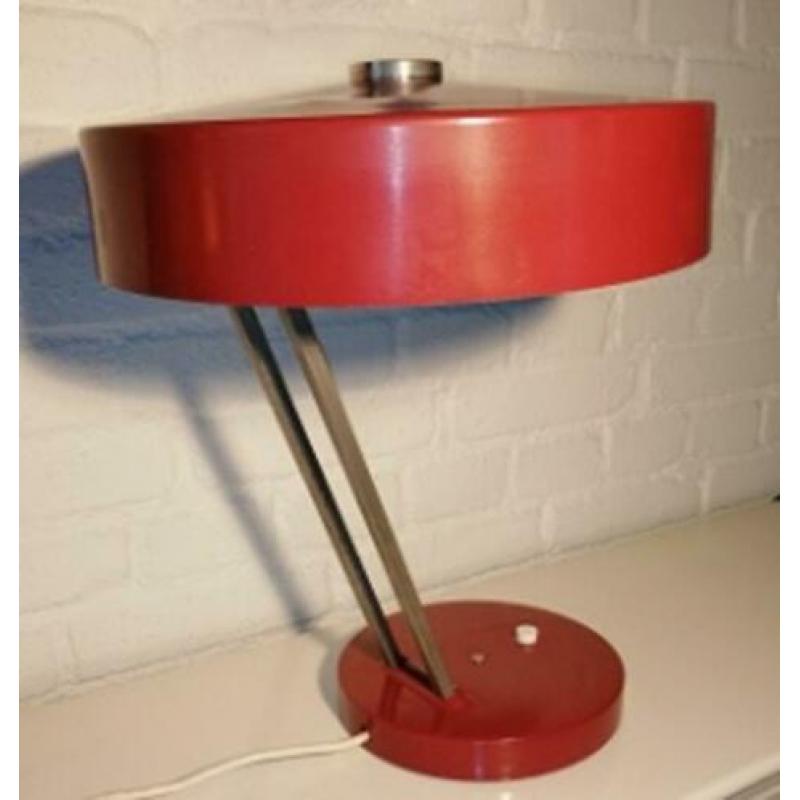 Zeldzame vintage tafellamp design van Kaiser Idell jaren 50