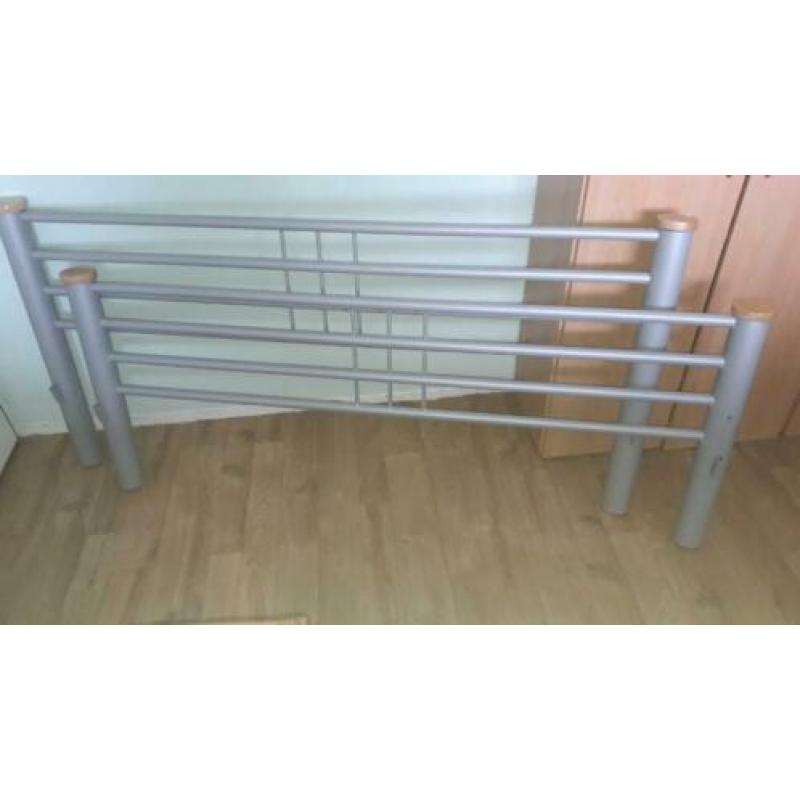 Mooi ijzerbed 160/200 zgan evt met elect bodems