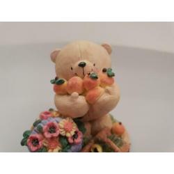 Forever Friends beeldje beer bloemen appels cadeautip