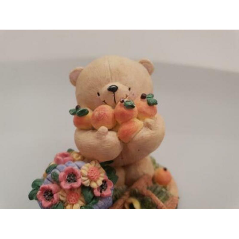 Forever Friends beeldje beer bloemen appels cadeautip
