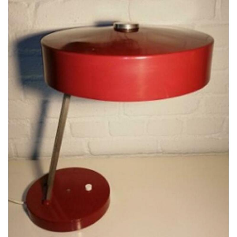 Zeldzame vintage tafellamp design van Kaiser Idell jaren 50