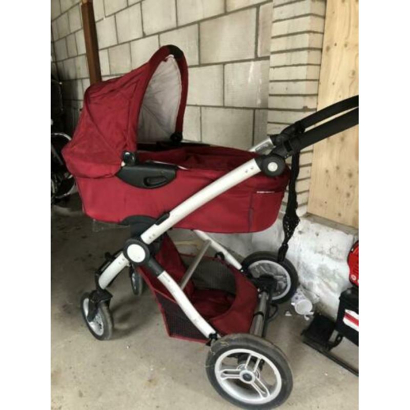 Nog nette musty kinderwagen met heel veel extra’s