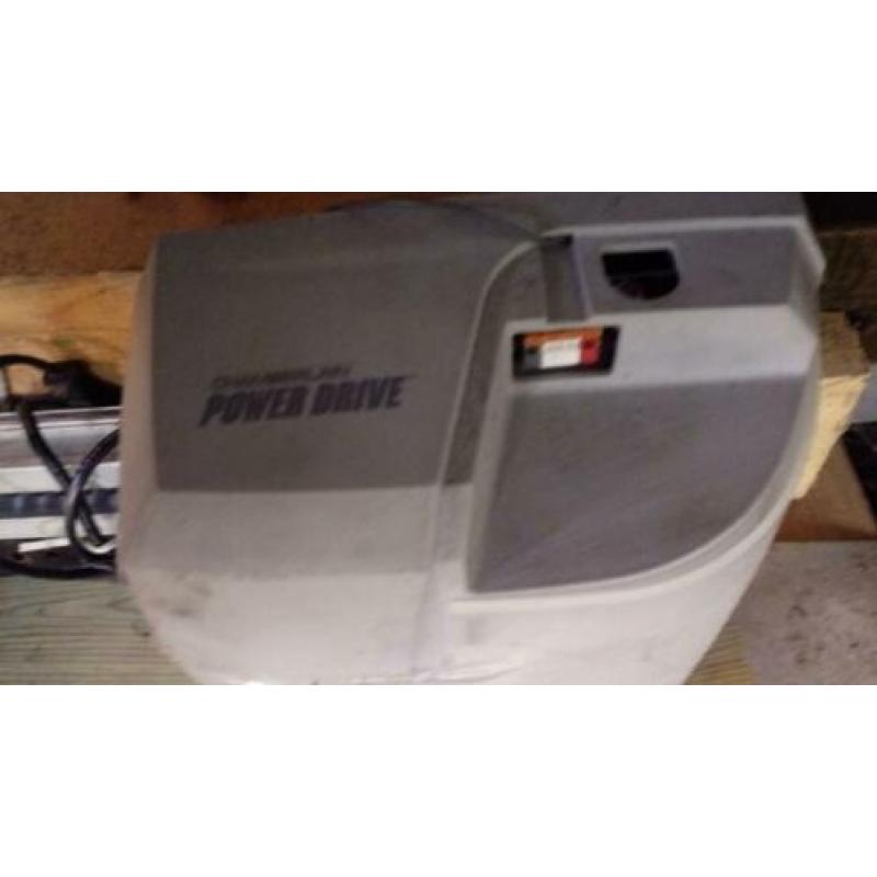 Elektrische garagedeur opener Chamberlain met 2 zenders