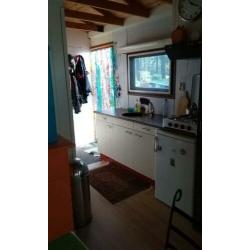 Ruim Chalet houten stacaravan boscamping Montfort Limburg