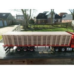 Lading pallets 112 stuks voor open oplegger TEKNO & WSI
