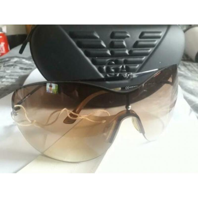 Splinternieuwe emporio armani dames zonnebril