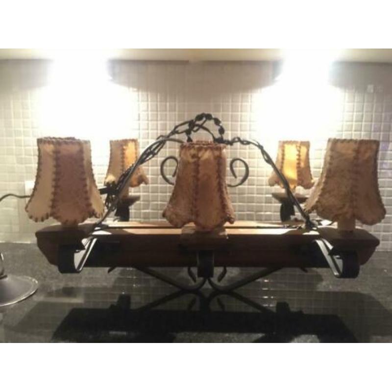 Houten antieke kroonluchter