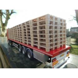 Lading pallets 112 stuks voor open oplegger TEKNO & WSI