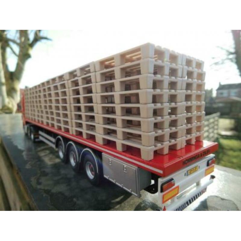 Lading pallets 112 stuks voor open oplegger TEKNO & WSI