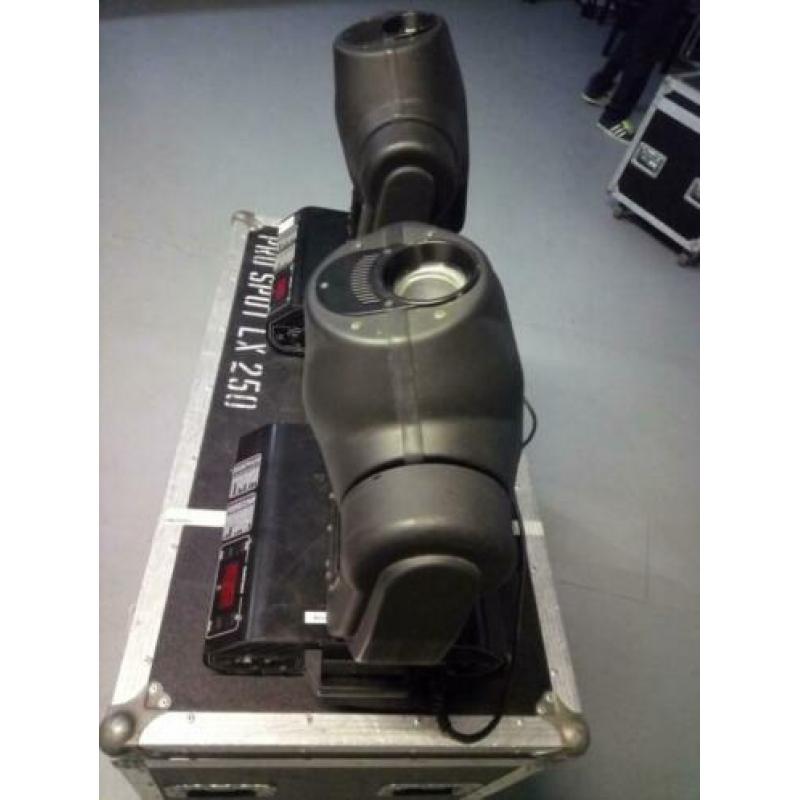 6x Moving Heads Future Light MH-660 strobo + flight case