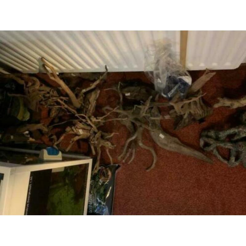 Aquarium hout, stenen en decoratie.