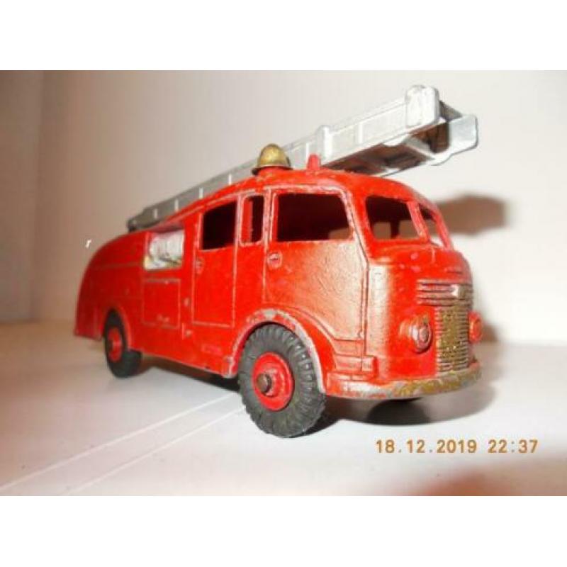 Dinky Toys 955, Commer brandweerwagen, bespeeld